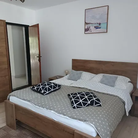 Nikola Apartment *